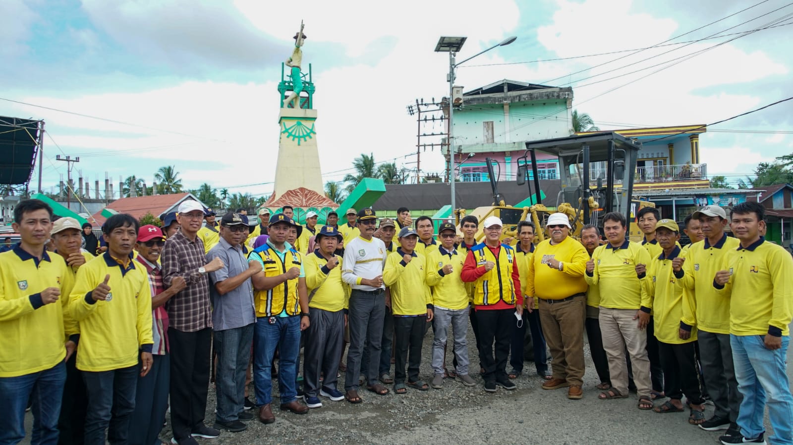 Gubernur ada 3 paket kegiatan yakni simpang 3 Kayu Kunyit sampai ke jembatan Palak Bengkerung satu paket. Kedua di kawasan Padang Pematang poros pagar dewa kota Manna