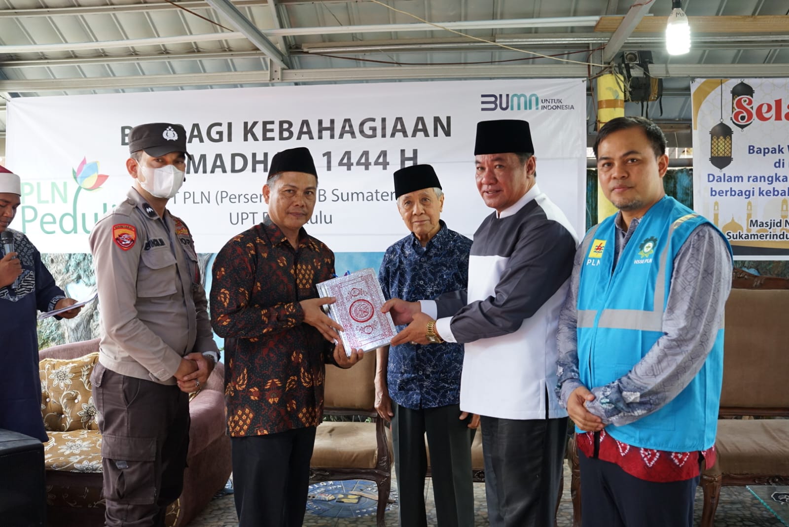 Jangan hanya berkonsentrasi dalam melakukan pembangunan pada aspek fisik saja tetapi juga pembangunan karakter masyarakat.