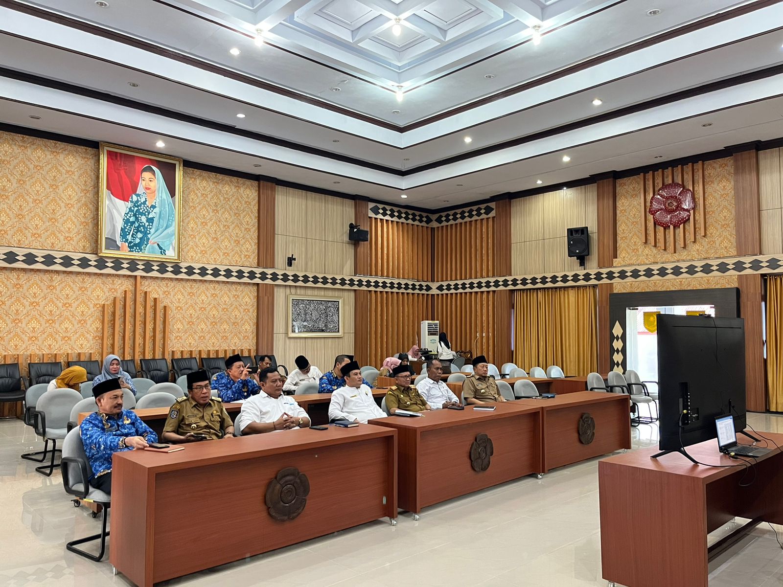 Sementara itu, untuk masalah inflasi, kata Sekda lagi, saat ini inflasi Provinsi Bengkulu pada angka 5, 65 persen lebih tinggi dari angka inflasi rata-rata nasional.